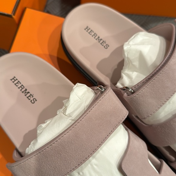 Hermes Chypre 38 in Rose Brand new in box - Picture 2 of 4